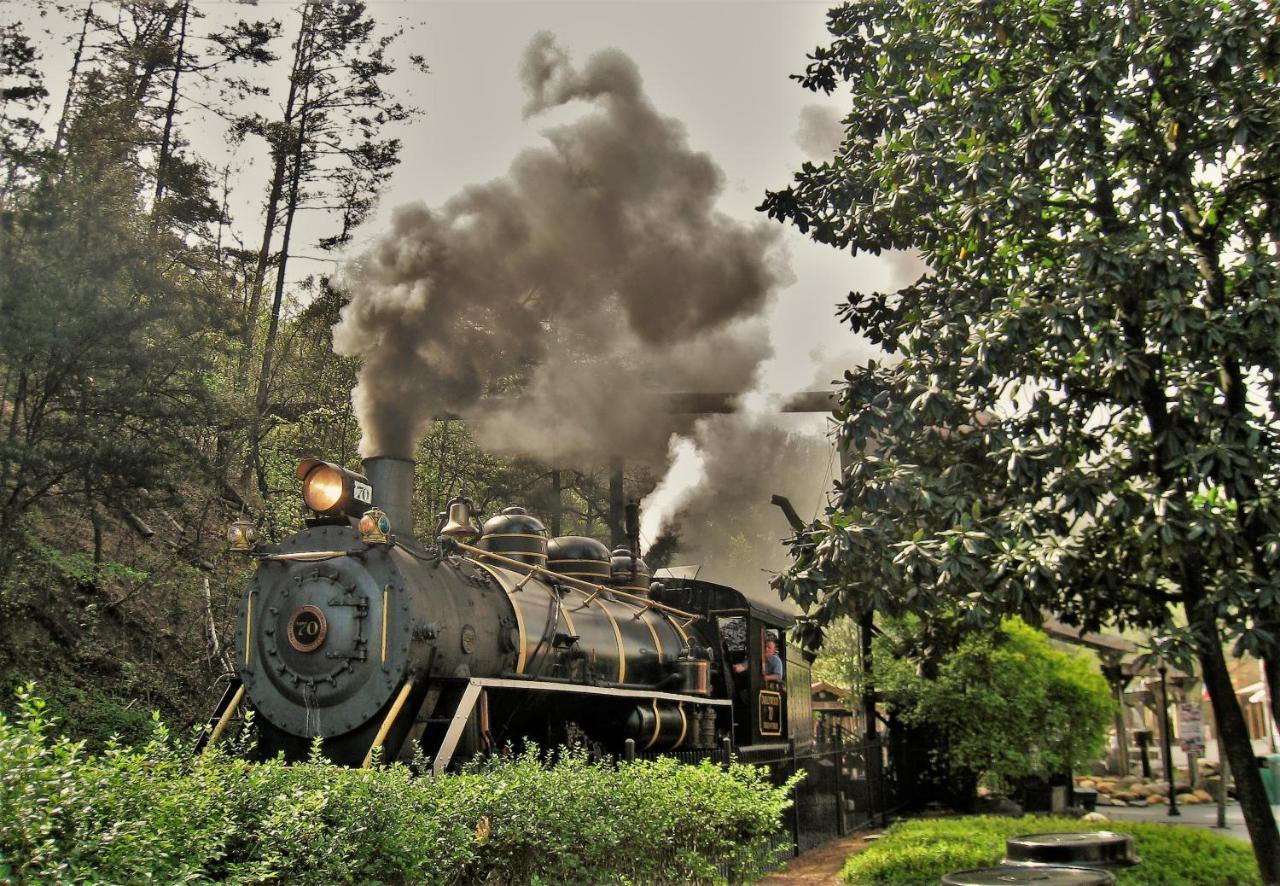 Suite Sensations, Hot Tub, Pool Table, 1089 Free Tickets Each Paid Day, Dollywood And More Pigeon Forge Eksteriør bilde
