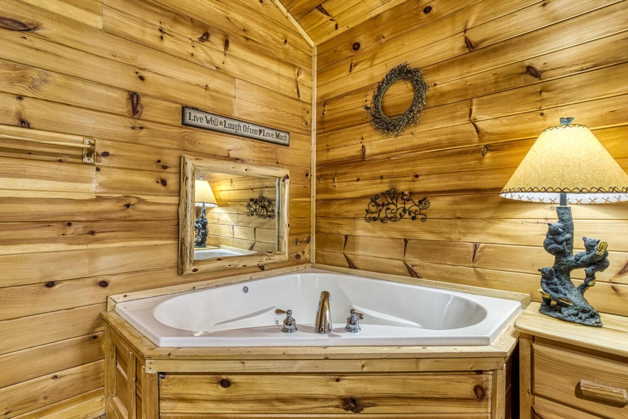 Suite Sensations, Hot Tub, Pool Table, 1089 Free Tickets Each Paid Day, Dollywood And More Pigeon Forge Eksteriør bilde